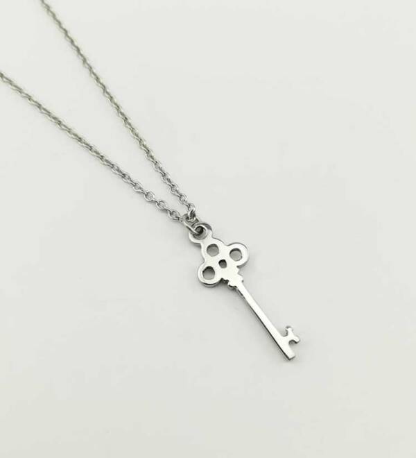 Colgante Llave Pequeña con Cadena
