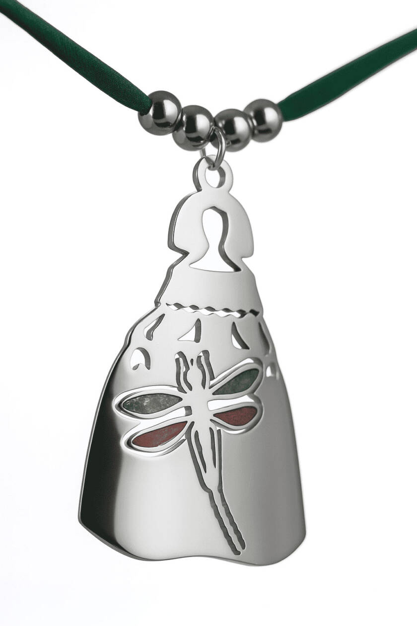 Colgante Menina Libélula en Acero Inoxidable 316 con Resina Artesanal y Cordón Verde Ajustable